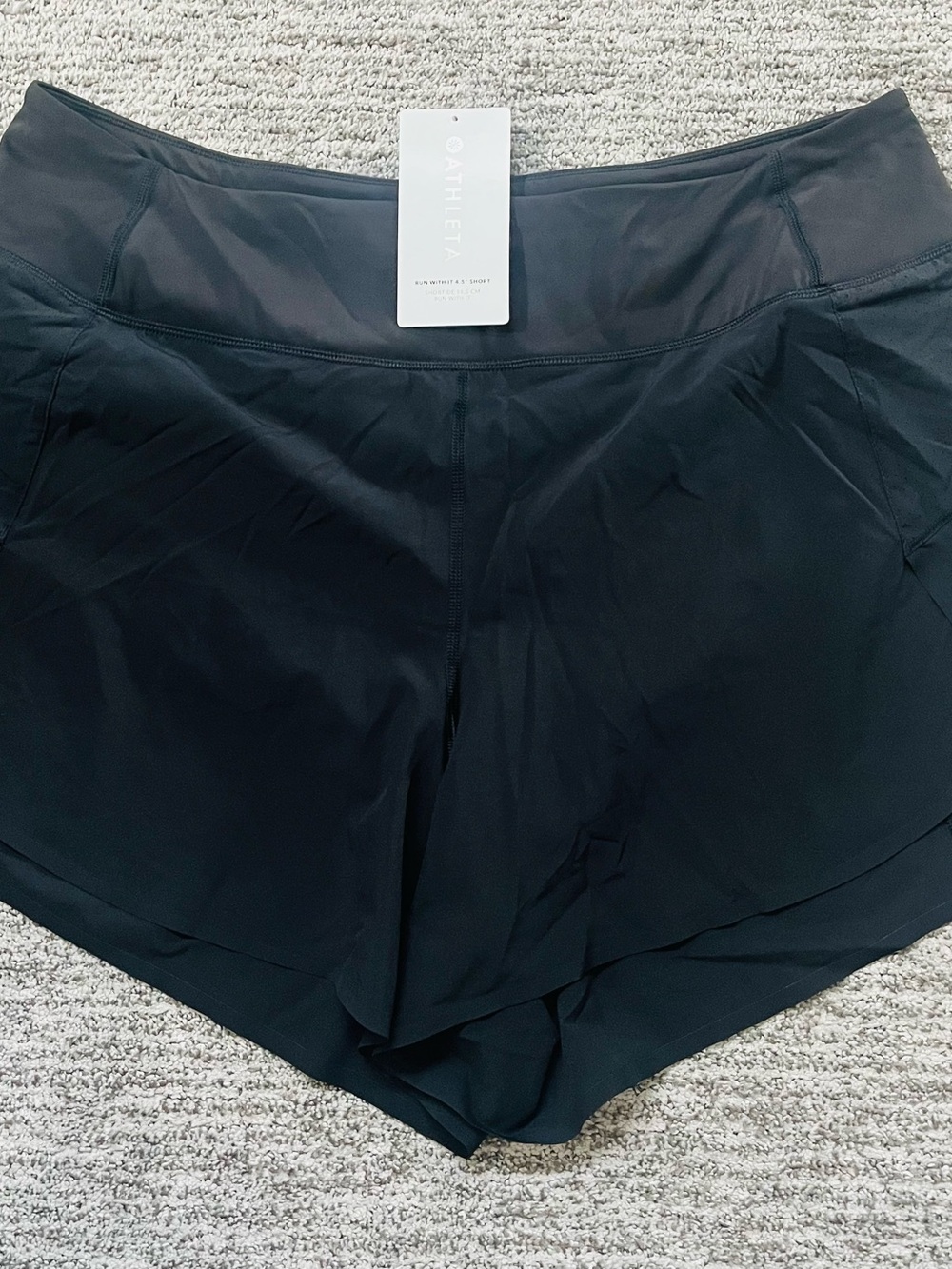 NEW Athleta Run With It 4.5in Short